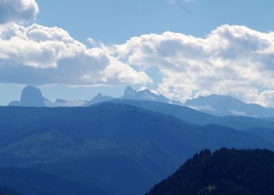 Das Dachsteinmassiv mit Kumuluswolken